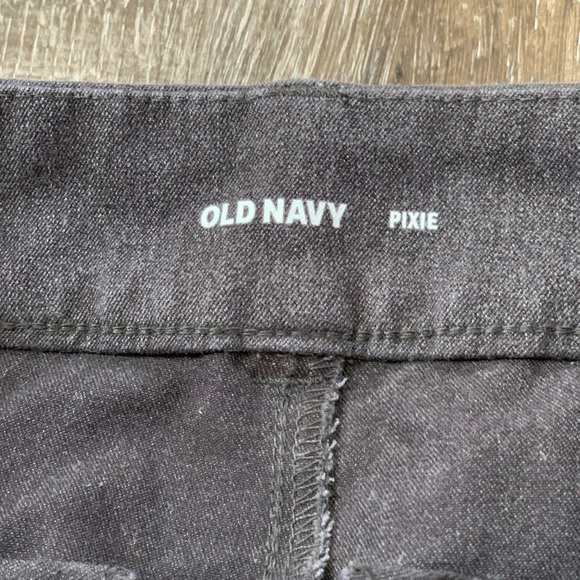 Old Navy pixie pants - Picture 2 of 3